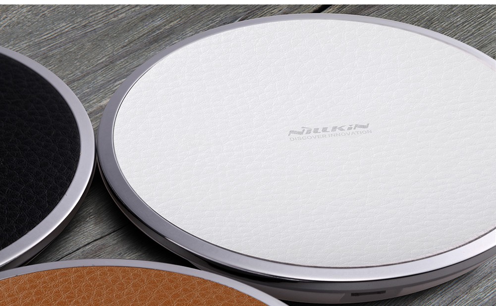 Bezdrátová nabíjecí stanice "Magic Disc“ pro Samsung Galaxy S7 / S7 Edge / S6 / S6 Edge – černá