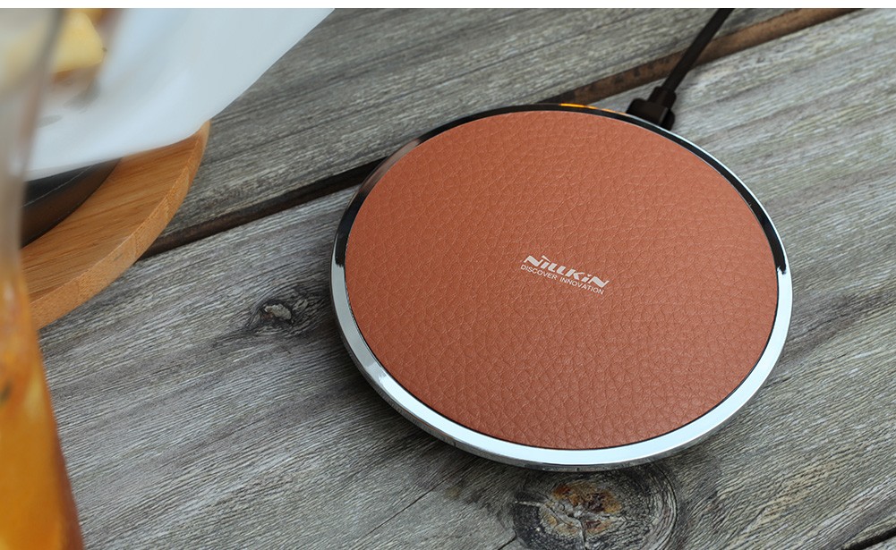Bezdrátová nabíjecí stanice "Magic Disc“ pro Samsung Galaxy S7 / S7 Edge / S6 / S6 Edge – černá