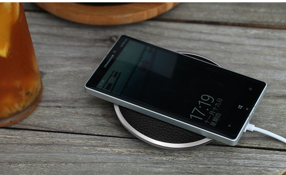 Bezdrátová nabíjecí stanice "Magic Disc“ pro Samsung Galaxy S7 / S7 Edge / S6 / S6 Edge – černá