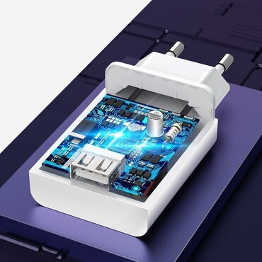 Nabíječka telefonu „Thunder Strike“ 18 W s technologií Quick Charge 3.0 - bílá