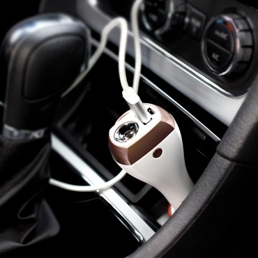 Multifunkční nabíječka do auta React 71 – nabíječka 7v1, která vám zachrání život - bílá